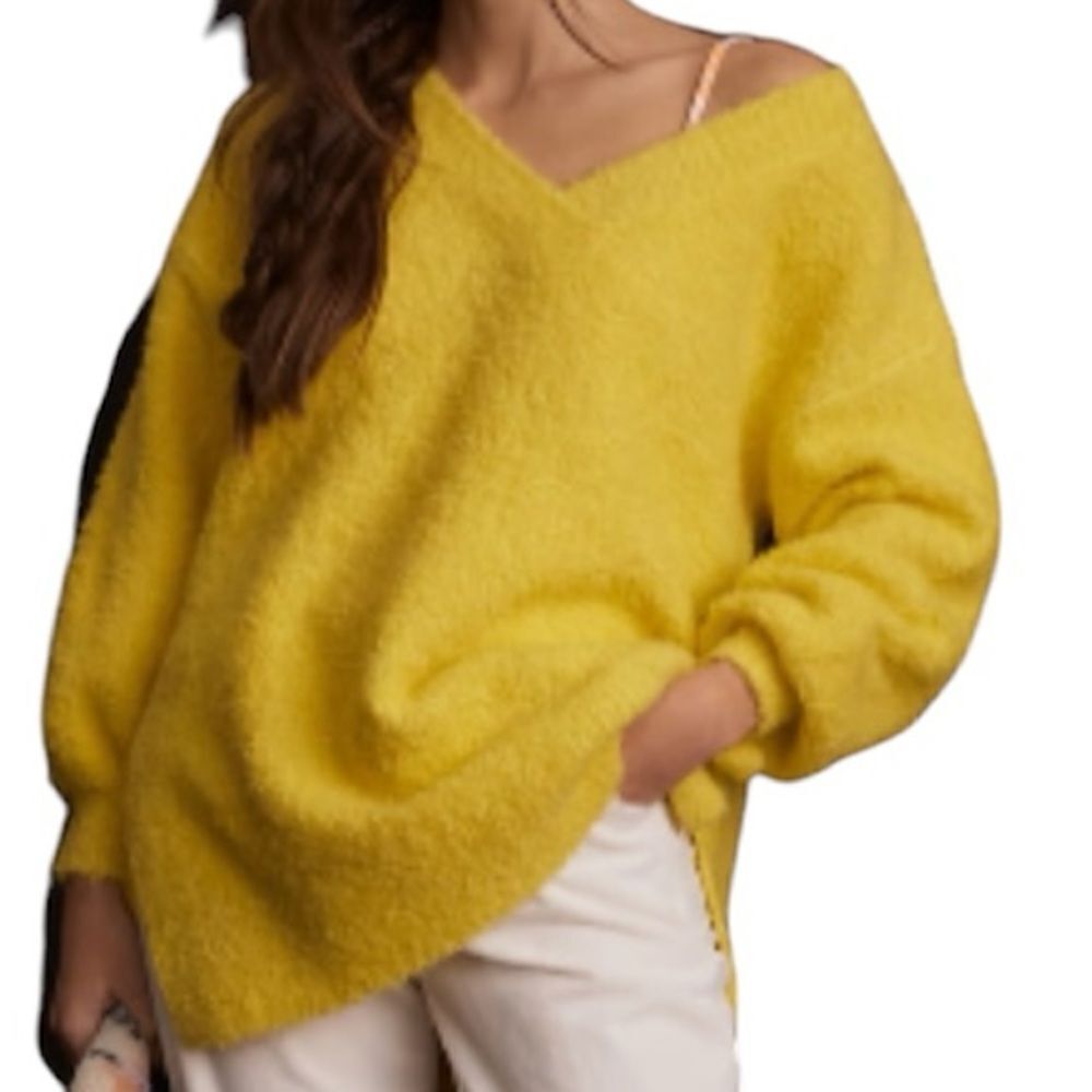 Pilcro Anthropologie Yellow Fuzzy V-neck Oversized Sweater(Size XS)